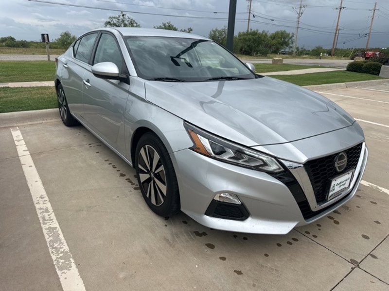 Certified 2022 Nissan Altima 2.5 SV image 1