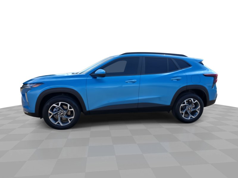 Certified 2025 Chevrolet Trax LT w/ Driver Confidence Package image 1