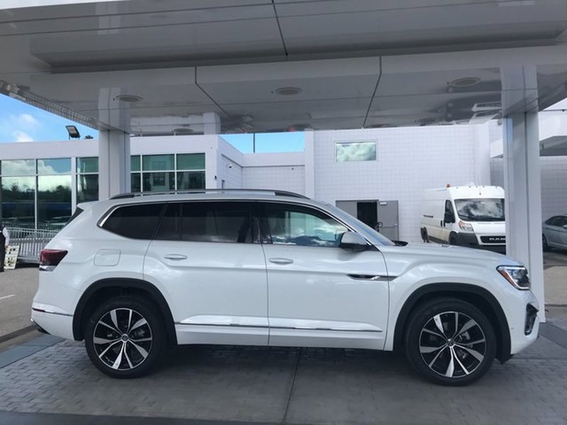 New 2025 Volkswagen Atlas SEL Premium R-Line image 1