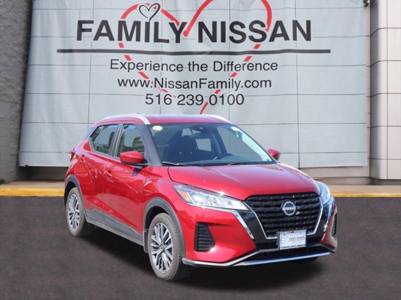 Certified 2024 Nissan Kicks SV image 1
